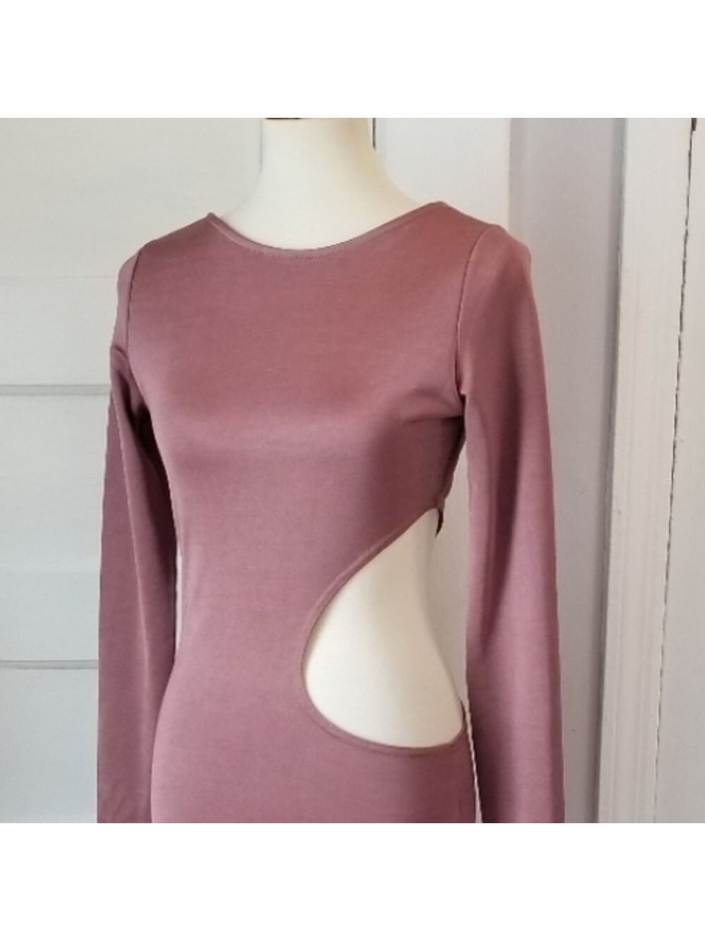 NWT Fashion Nova Show a Little Cut Out Midi Dress, Size L - Picture 6 of 14